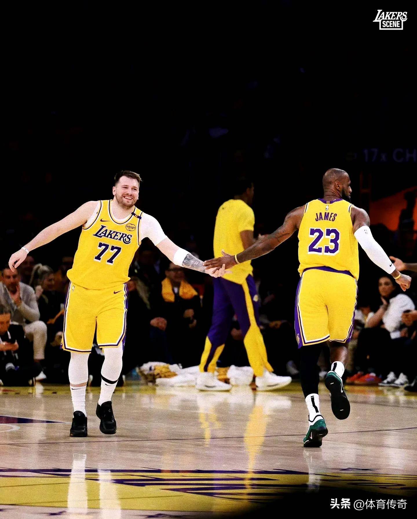 九游娱乐-东契奇重返赛场，险胜首场状态出色，美国队观众沸腾！再创辉煌时刻(东契奇比赛集锦)