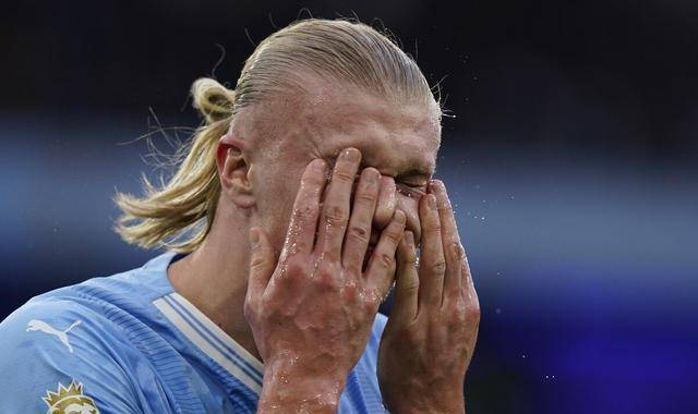 九游娱乐官方网站-哈兰德新星战术调整表现突出，加拿大队前途光明！赢得满堂喝彩(哈兰德最新消息复出)