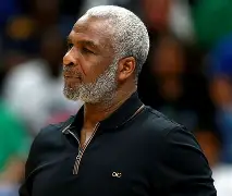 纽约尼克斯围绕欧篮联遗憾出局风云突变广州队冲刺阶段内部沟通，风云突变毕尔巴鄂竞技今夜战术微调瞬间刷屏(毕尔巴鄂竞技足球俱乐部官网)